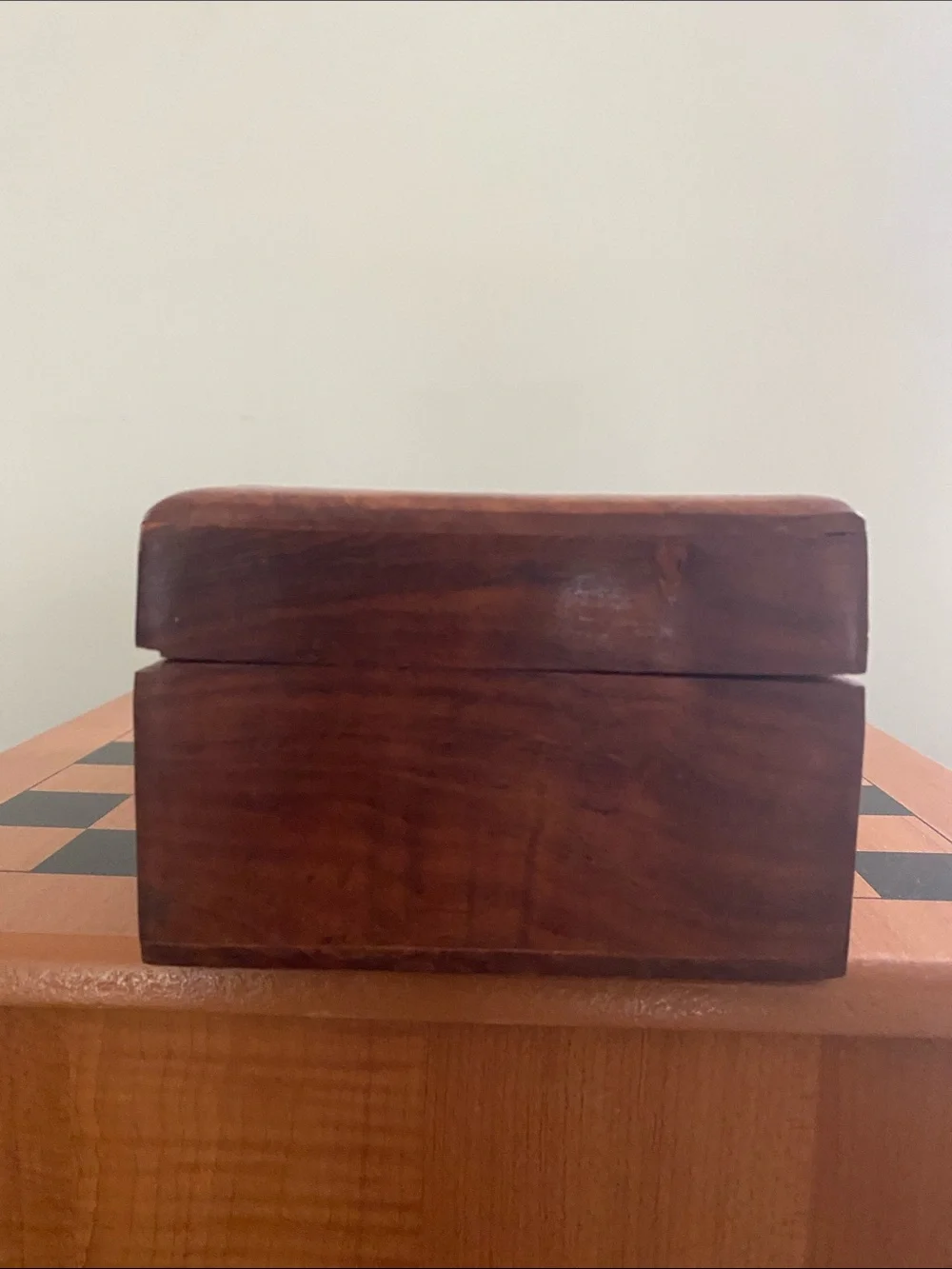 Traditional Indian Jaali lattice trinket box w/ inlaid brass detail hook closure